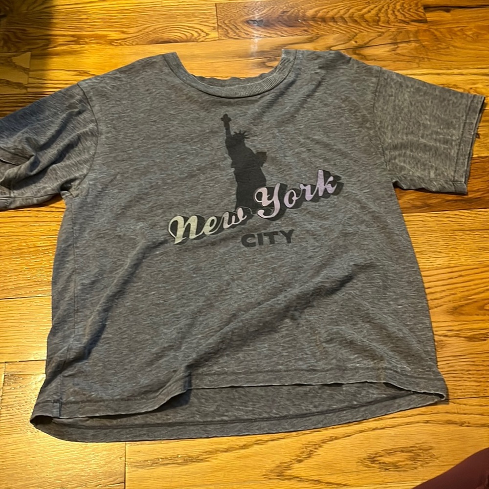 american eagle new york t shirt, size M